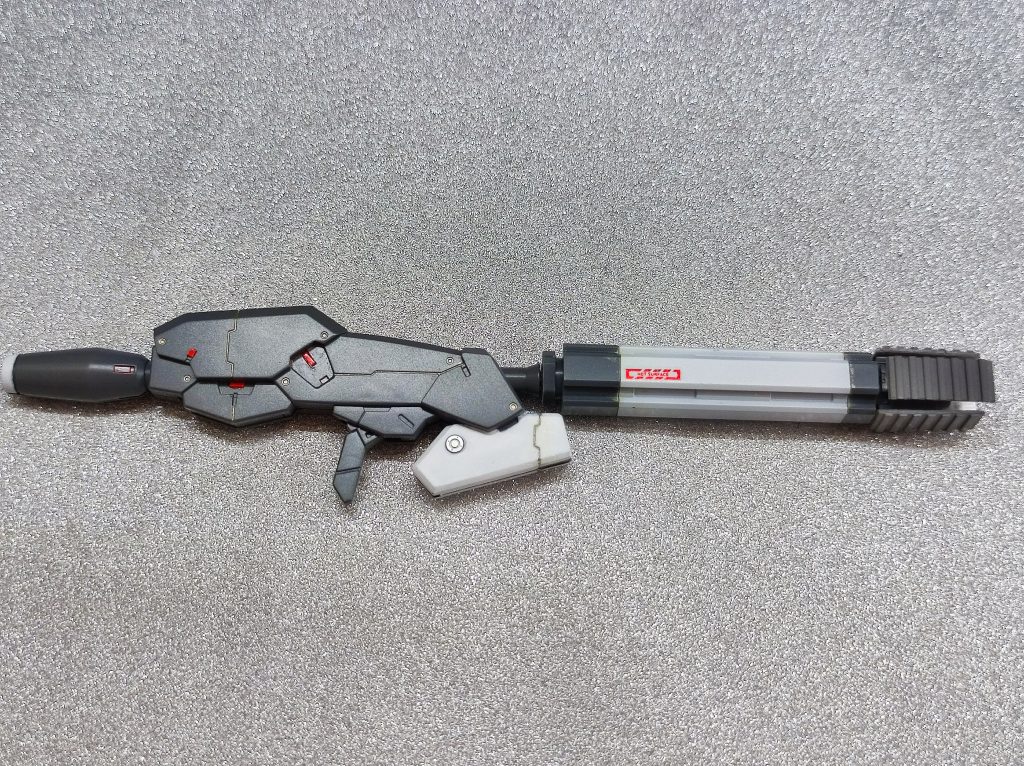 バイラヴァはベギルペンデのビームキャノンと30MMのパーツ、モールド板から切り出したパーツを先端に貼り付けて作りました。