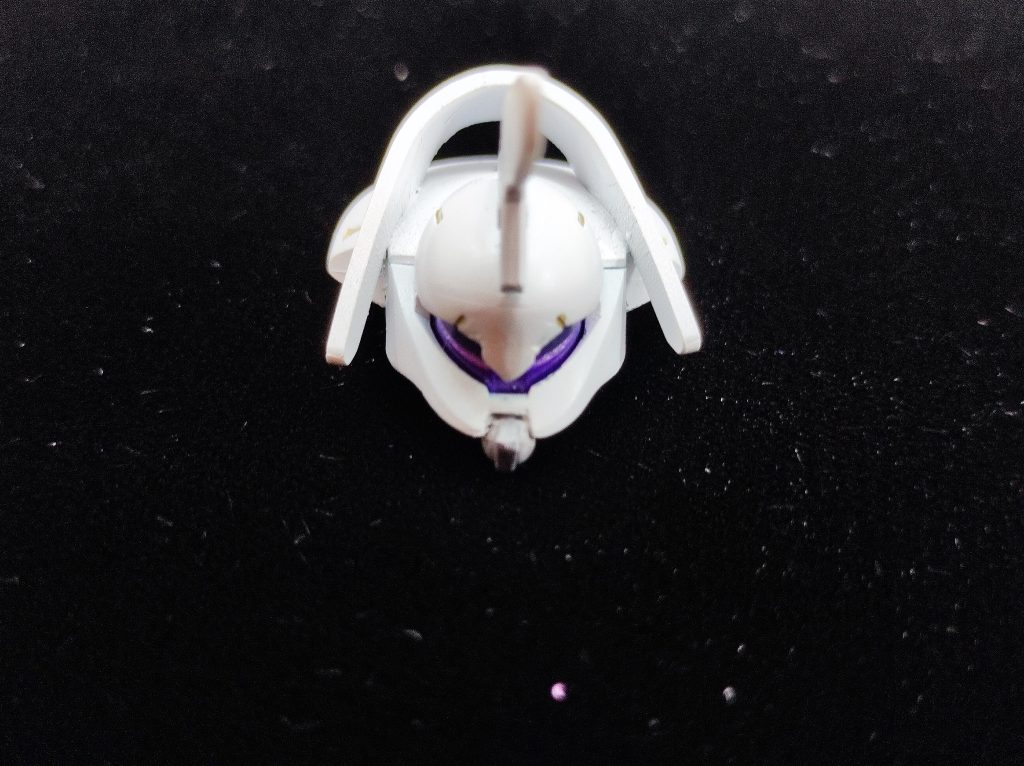 角はラウダ機のを切った残りにプラバン延長で他のディランザには無いような形を作ってみました。パーツの残りも無駄にしない、MOTTAINAI精神 