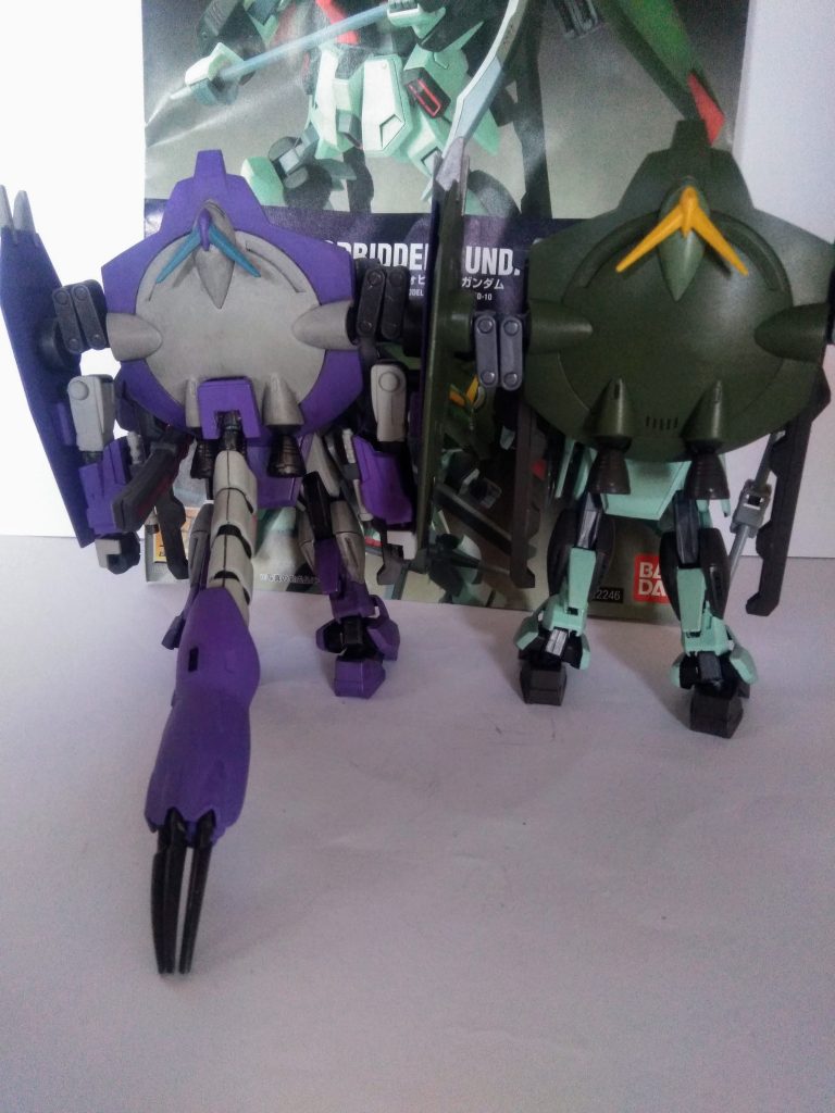 兎に角陽気な性格なので、何事に対しても『ポジティブシンキング』作戦中、味方機を誤射しても｢わっり😂ケガなかった～😁｣　目標を取り逃がしても｢あ～🙂まあ、次、頑張りゃいぃっしょ！｣ 報告書の作成も｢ダッル！う～、こんなもんかな。｣《今日は標的に逃げられました😫ご免なさいm(_ _)m 逃げる標的がわるいんです😠》(文章作成に絵文字を多様)てな感じ