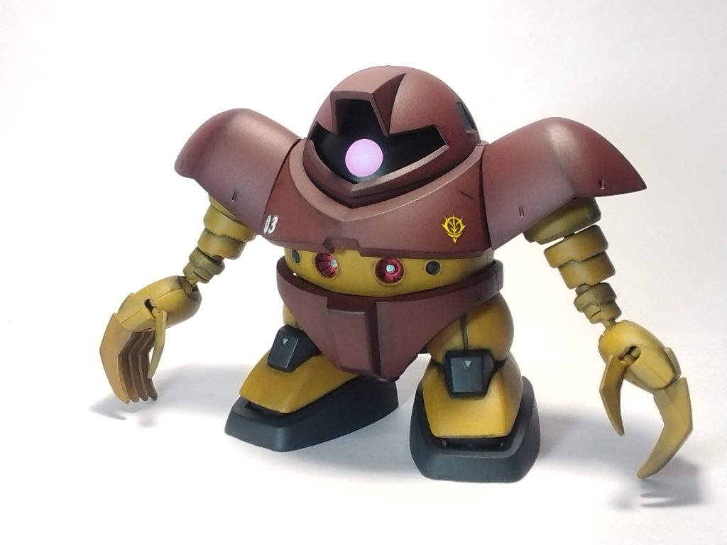 本日5月9日はゴッグの日と言う事で、念願の初記念日投稿です(zaku-kao6)全体は水性ホビーカラーをエアブラシで塗装して、スリッパと膝等の塗分けはファレホでの筆塗りになります。