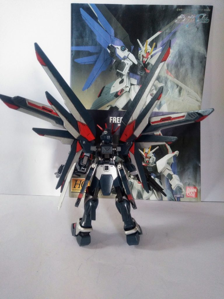 『デュランダル議長』に心酔し、彼の為なら盲目的に何でもする｢妄想戦士達｣です。三人とも感情の起伏が小さく、議長の私設部隊『ザ・ドリフターズ』の《エイト アワー オール メンバー ギャザリング隊》に所属します。