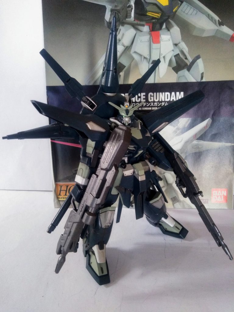 妄想戦士 2 号『ゴハンタ・ベタカ』左腕に『ゲイツ用ビーム ライフルを装備』