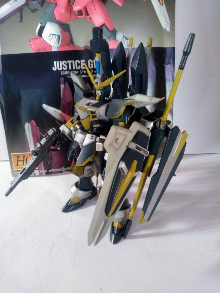 妄想戦士 3 号『ベンキョーシ・ロヨー』　突撃戦を得意とします。