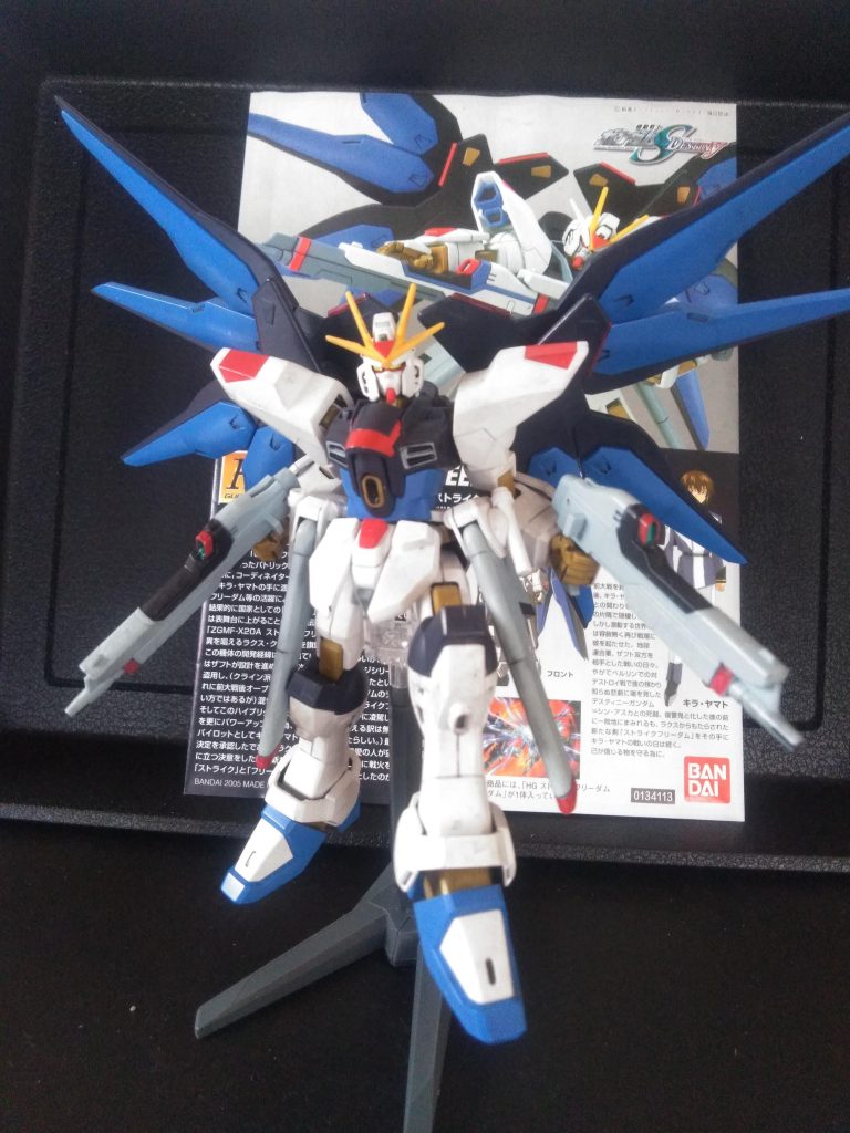 最狂天然キャラ戦士搭乗の『ストライク フリーダム ガンダム』『突撃自由』🤣🤣🤣いや、もうね、「ドンだけ自由なんだお前!」と一週間は思い出し笑いしていたっけ😂 今でも時々思い出して笑ってるけど。設定時は『スーパーフリーダム』『超自由』これはこれで😂😂😂大笑いしましたとさ。