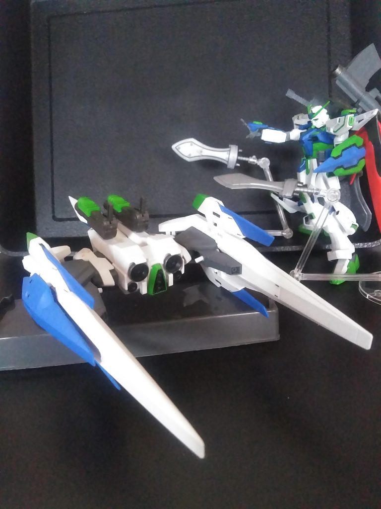 『ミーティア』は巨体過ぎると云うことで、 取り回しを考慮し(特にプラモ製作者の要望)限界まで小型化。推力、攻撃力は『ミーティア』に準ずるモノと成るよう設計・製作されています。(当然、脳内設定😊)