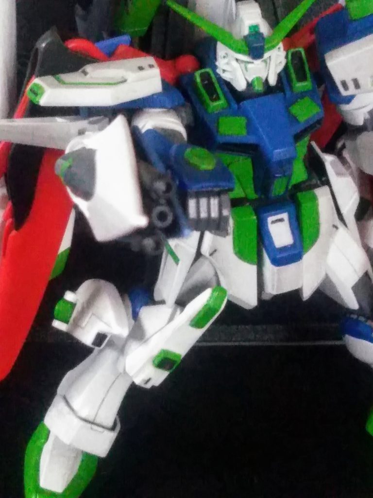 機首は『 3 連装ビーム キャノン』へ