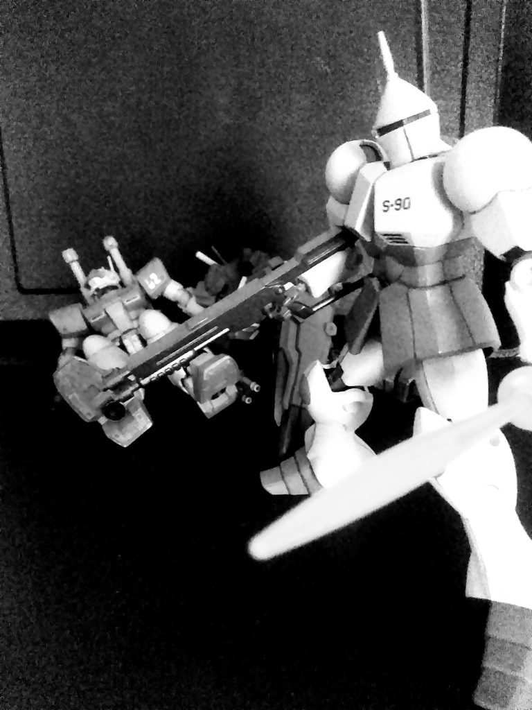 友軍救出のおり『ダディズ・フィスト第３小隊』の『量産型ガンキャノン』『ジム・ストライカー』を撃破