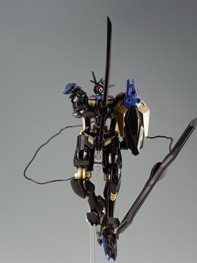 反省点!・無理な改造をしたせいで可動が微妙になってしまった・パーツの裏側の塗装のし忘れ・有線武装はロマンだけど重いしポージングが難しい・時間かかりすぎたというような所に気をつけてまた作っていきます!!また見てね!