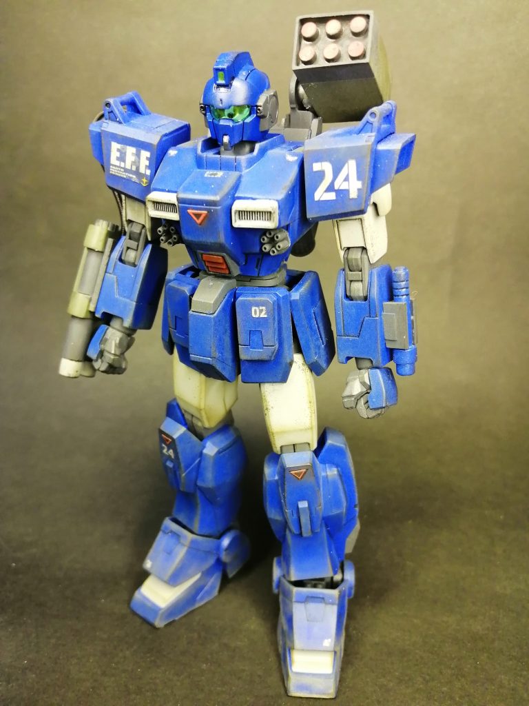 陸戦型ジム強化型正面。２号機ラッド中尉、３号機テニスン中尉、４号機バレル少尉が搭乗。本機は陸戦型ジムの強化型に過ぎず、ＥＸＡＭは搭載されてない。右腕にダブルビームガン。左腕に取り外し可能なビームサーベル。左肩に６連装ミサイルランチャーを装備。両脇部に60ｍｍガトリング砲。