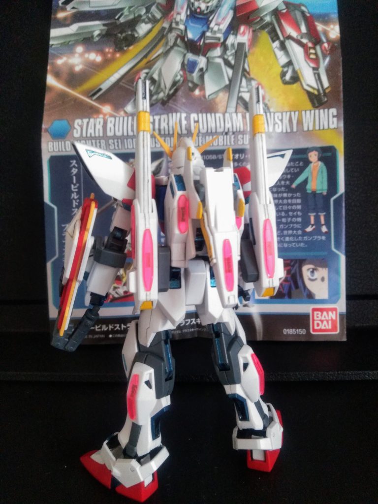 はい。又もや「喜ぶと思って買って来たのに子供にソッポ向かれたシリーズ」です😭 そして「唯でさえ長い名前にまだ足すか?😠」パターンです。しかも、この子の上位互換機はまだ足される!😵前回の『ビルド ブースターから一新!ユニバース ブースター』