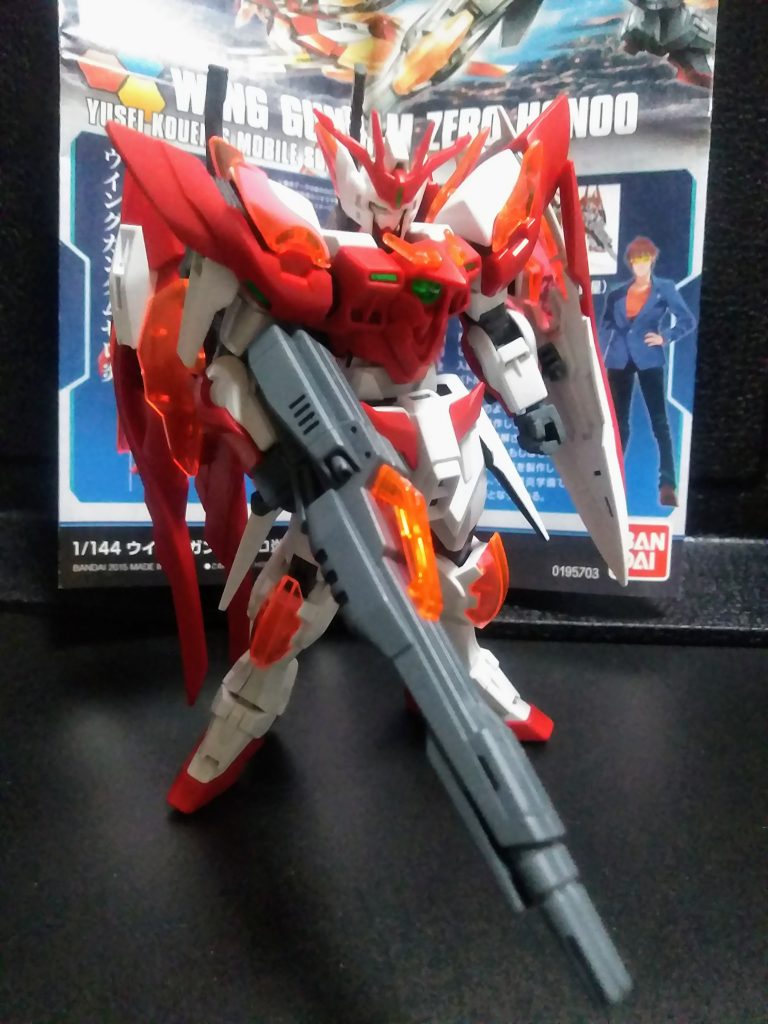 『ビルドファイターズ』の商業展開に於ける外伝主人公機体です。ご覧の通り『ウイング ガンダム ゼロ』まんまです😊