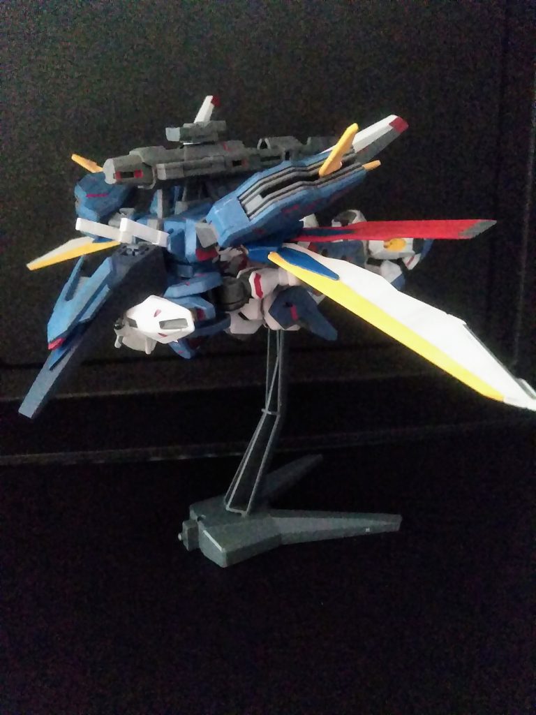 結局、『ガンダムあるある』の被せ変形ですけどね😓