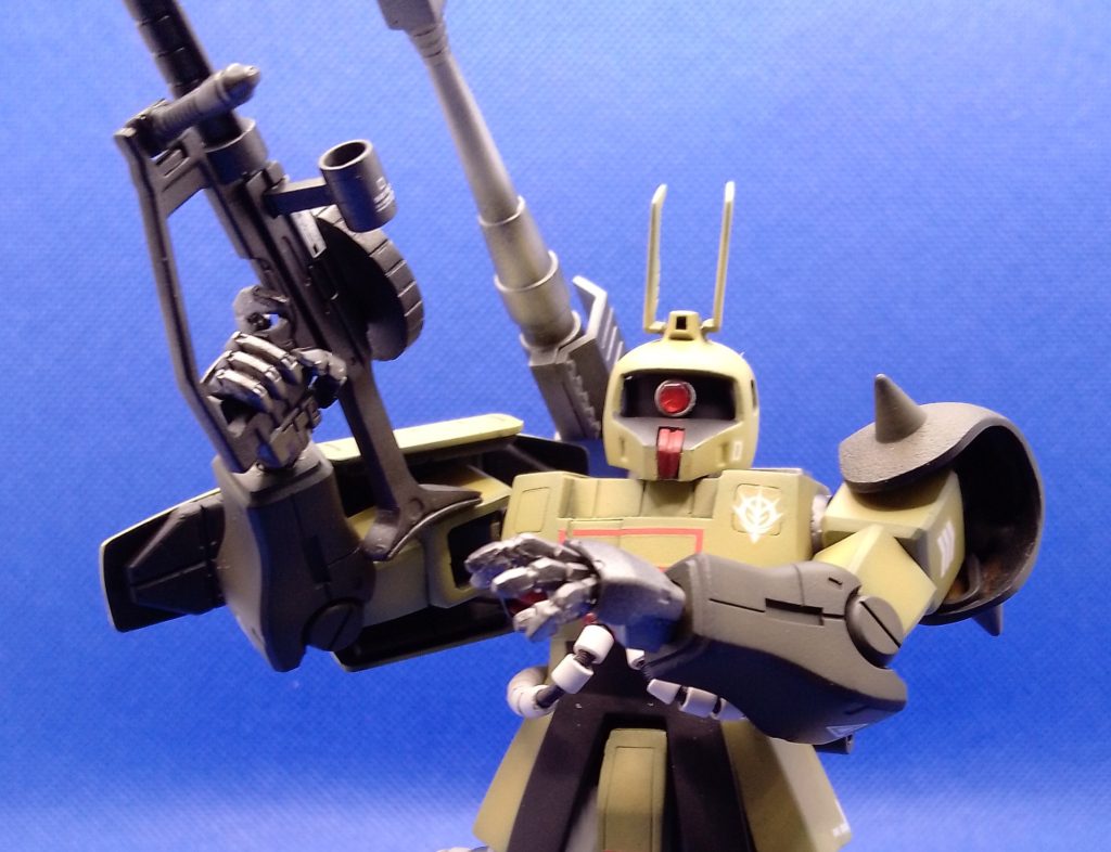 このラビットアンテナが接着面が少なく制作中に何度ぶつかって壊したことか…写真を撮る際もポージング途中で一度ぶつかって落としました皆さんが作る際には通常タイプをおすすめします