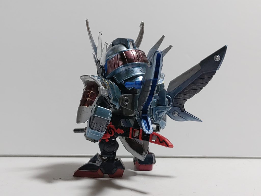 その鎧は武者飛駆鳥(飛駆鳥大将軍)を意識しているが、当人はあくまで大将軍代理と割り切っておりそれを意識しているのか色は黒く染まっている。烈刃抜刀隊の面々は『影武者を(も)意識しているのでは?』と思案しているが、その真相を知る者は誰もいない。