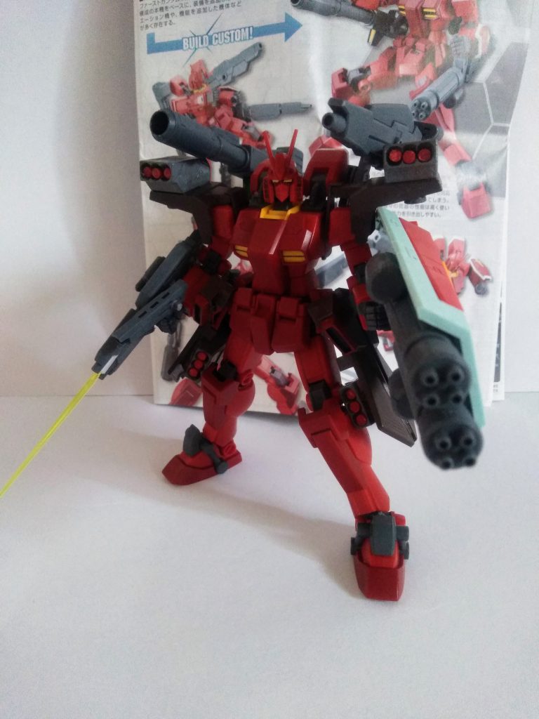 両肩にも『スラスター』が有ります🤔『ビーム サーベル発振』