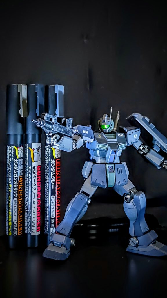 武装はブラックで塗装してから、タミヤのウェザリングマスターを使って金属っぽさを出してみました。