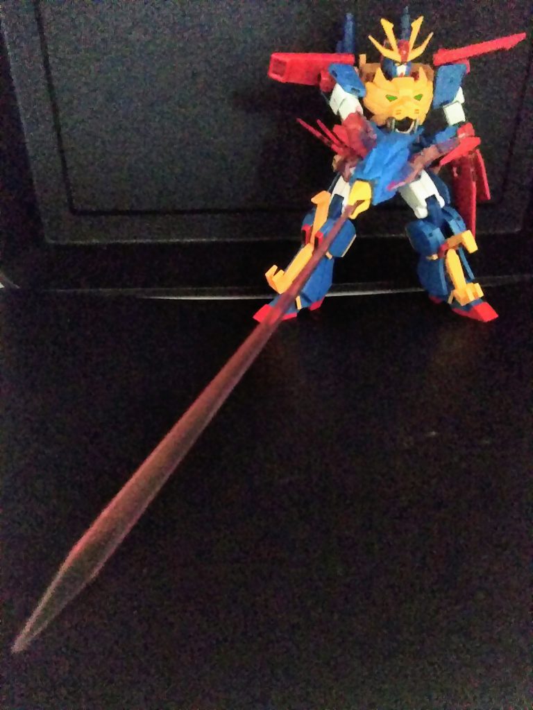必殺剣『超咆剣 ハイパー ミノフスキー・トライザン』最高の演出でした。『勇者シリーズ』顔負け🤣このキットだと辛うじて『サンライズ・パース』が出来そうです😖(この子は関節ユルユルで無理)