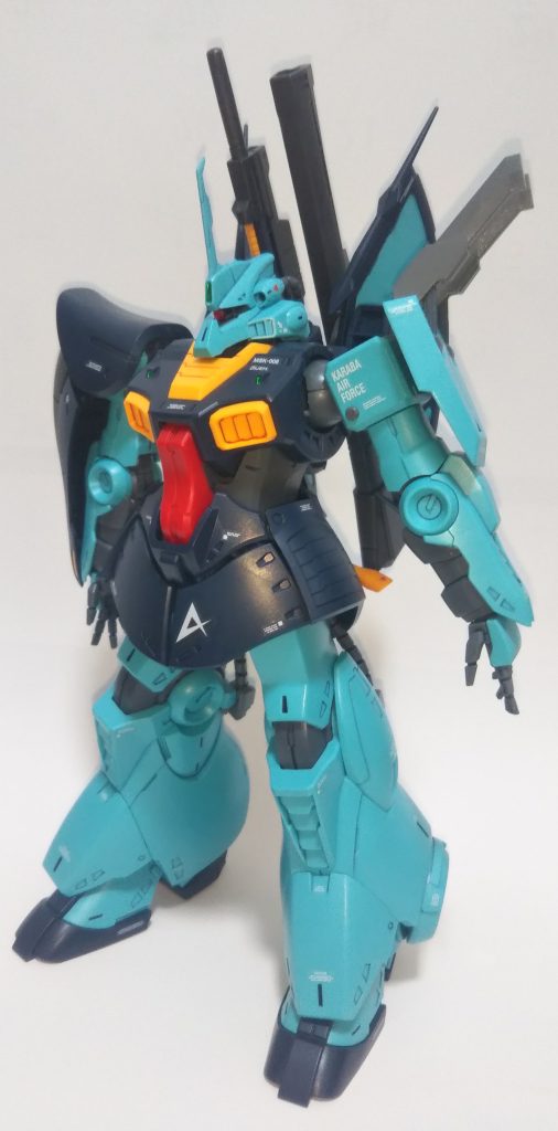 成型色活かしのかんたんフィニッシュですが、小加工と部分塗装してます。