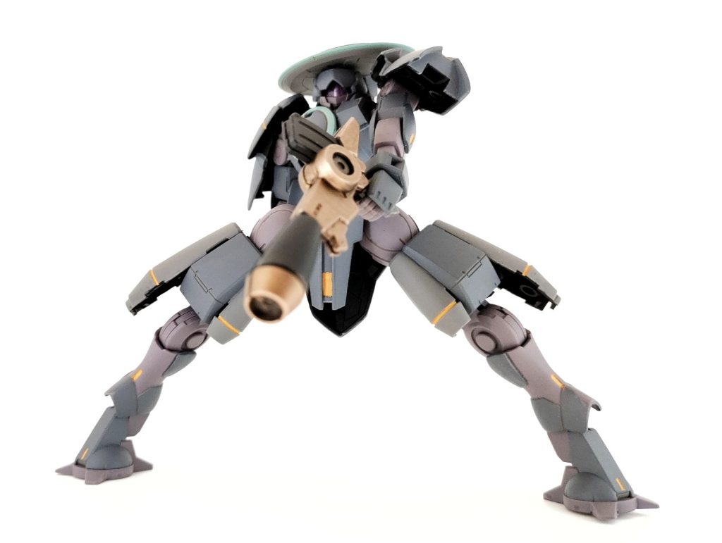 腰にマウントしているのは射撃武器のヒナワガンです。中々の火力がありますが、弾数に限りがある上にリロード時間が長く、扱いにくいです。