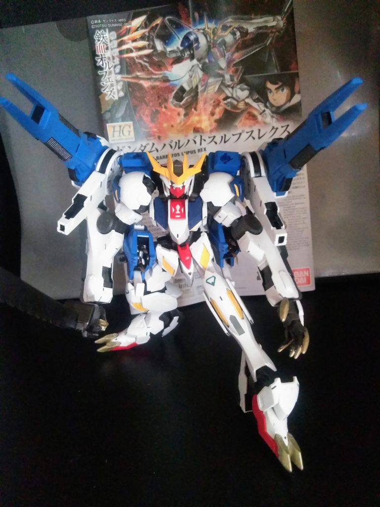 武装展開も可能！😤両肩は『レール ガン × 2』両腰には『ショットランサー × 4』を装着