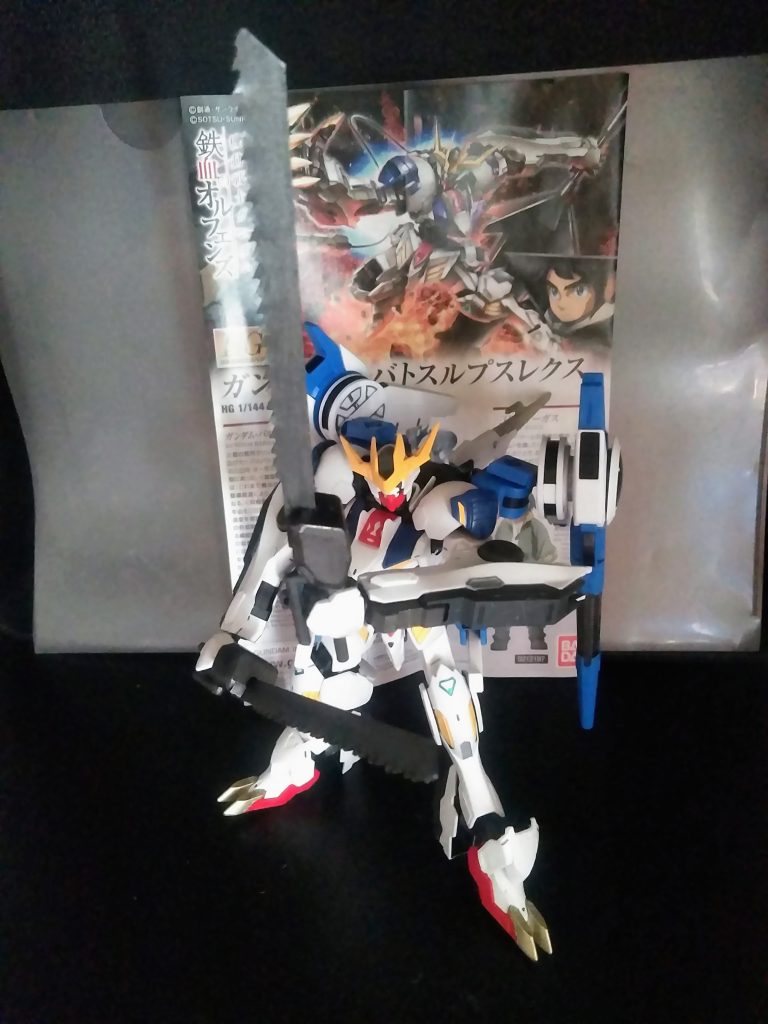 手持ち武器は『ソー ソード メイス 2刀流』(なんじゃそりゃ😠 削るのか？斬るのか？叩き潰すのか？) ノコ刃を作るのが面倒なので、本物のノコ刃です😁 だから重い！