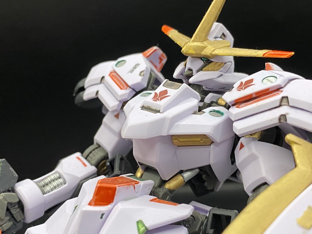 金属パーツに部分塗装、水転写デカールにつや消しでフィニッシュです