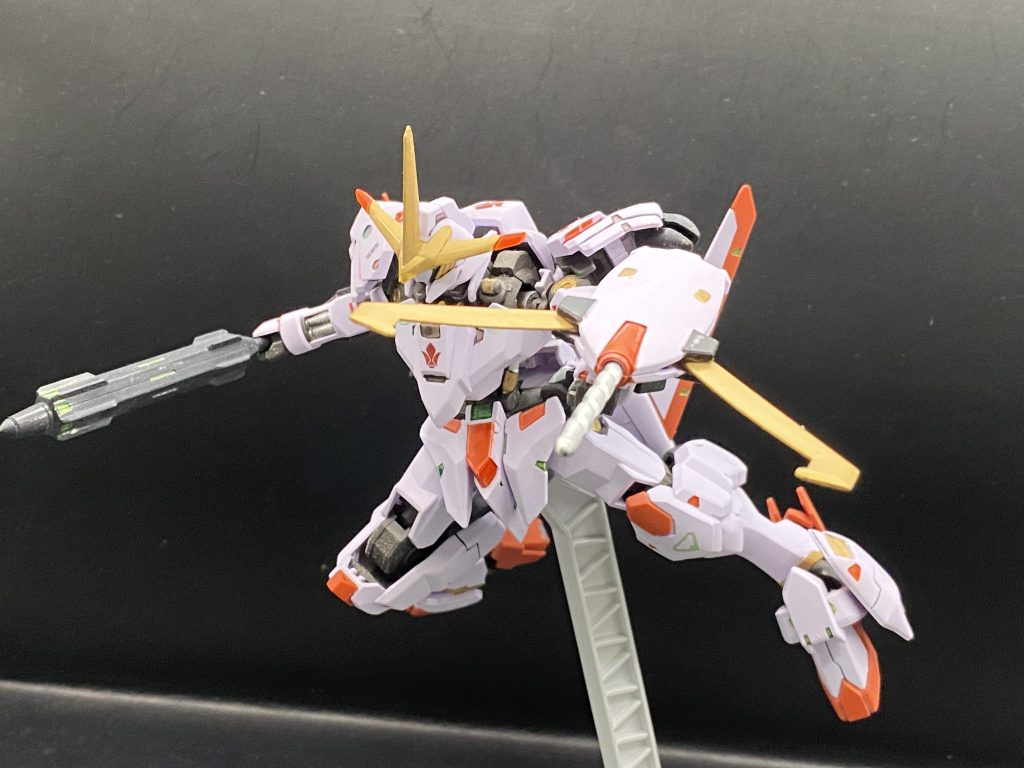 クラブシールドを構えて突撃