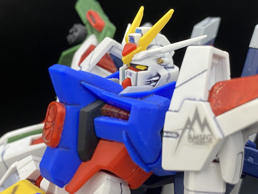 紅の彗星の設定が好きで部分塗装もそれに合わせましたそのほかの部分塗装は控えめです