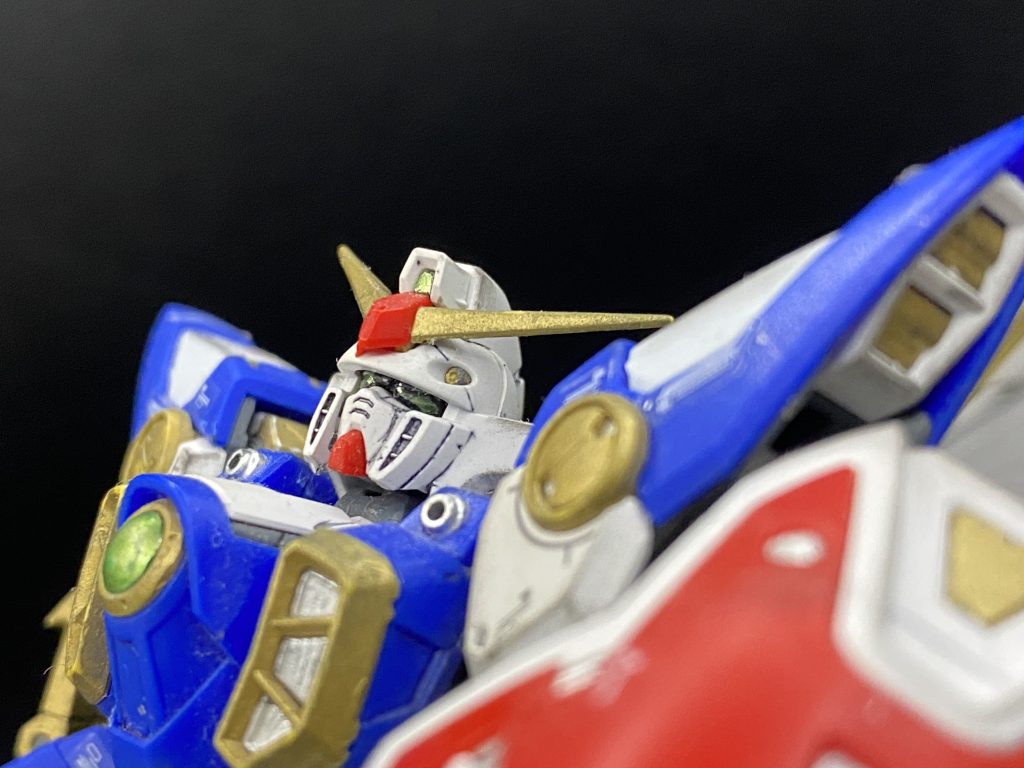 いつものように黄色パーツを金色にして内部をシルバーにしたりの部分塗装に付属デカールとウェザリング、スミ入れした後はつや消しでフィニッシュだいたいこの簡単仕上げでバッチリ決まるのがRGのすごいところですね