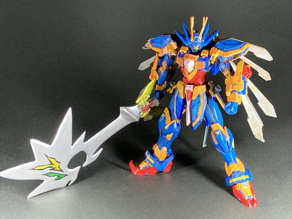 龍王破山剣はスクラッチ制作、しっぽと爪先以外は全て元キットのパーツで制作しています。