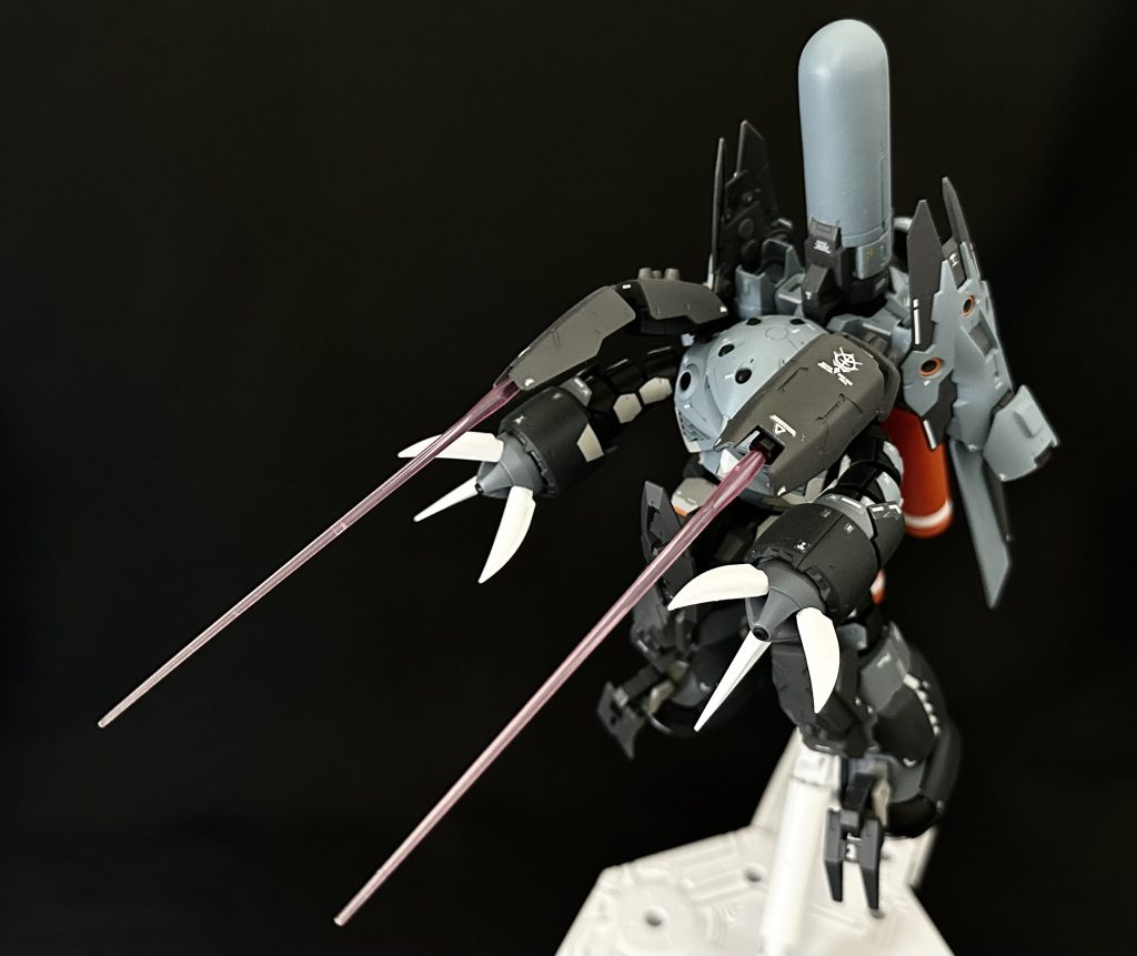 ジムから鹵獲したビームサーベルを装備、でもこの設定で近接になった時点で詰み!