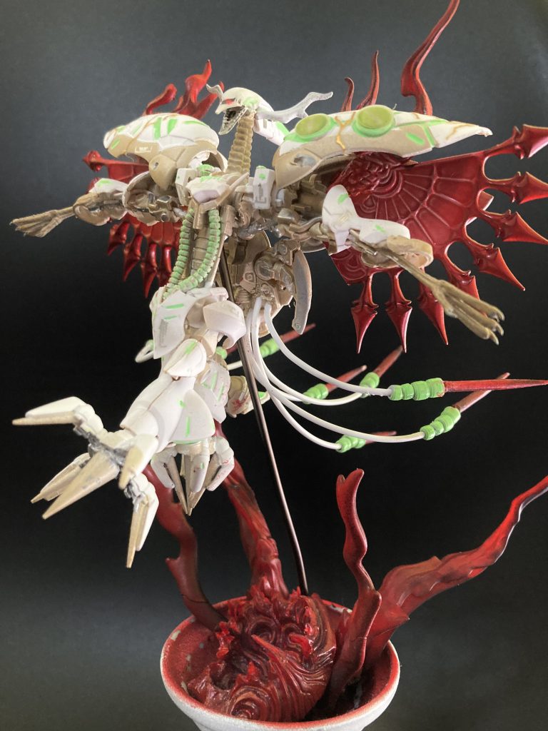 機体のウェザリングは迷いましたが、伝説の不死鳥をイメージして綺麗めな仕上がりにしました^ ^ノ