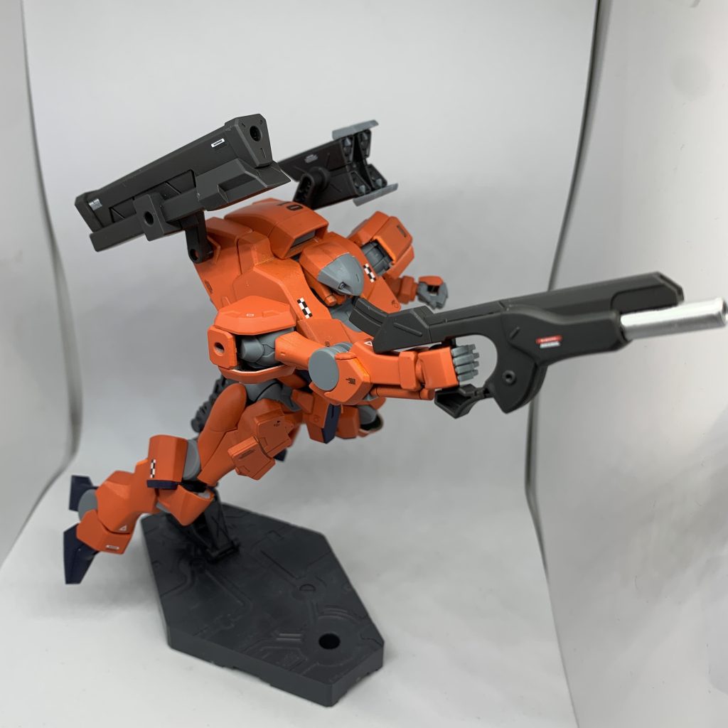 良い意味でガンダムっぽくない感じがして、作ってて楽しかったです(^^)