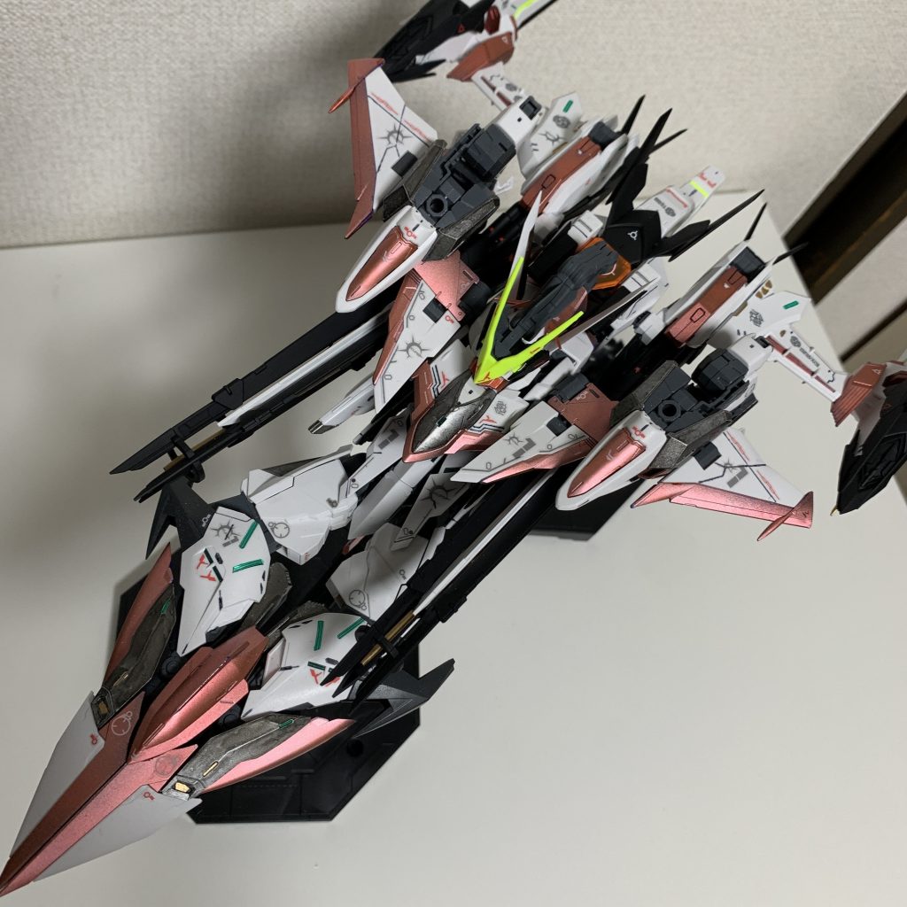 そしてエクリプスガンダムと合体！まずはMA形態から(^^)