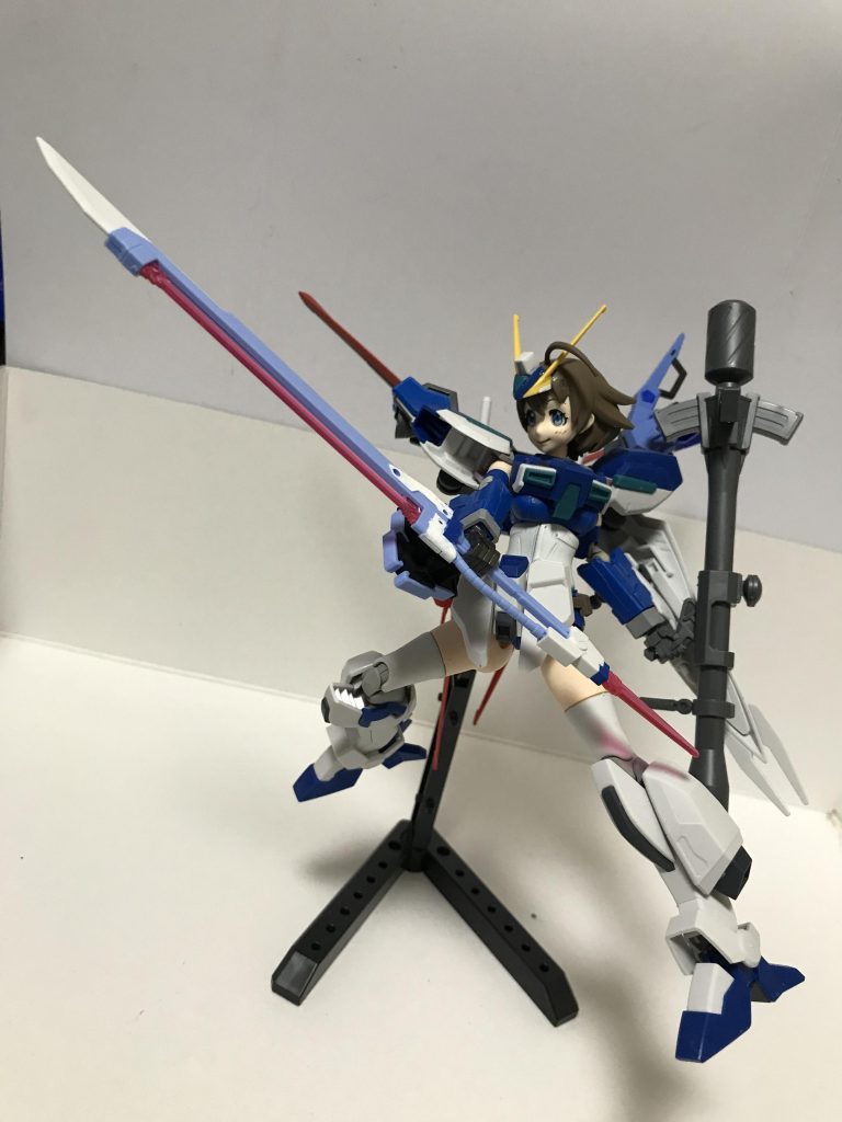 HGの対艦刀は軽いのでナミさんは楽に装備できます。