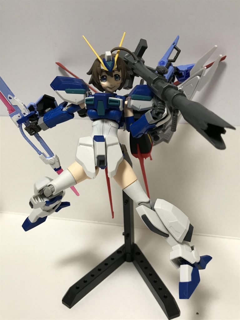 刀とバズーカってすごい取り合わせだなって正直思いますw実際撃ち切ってすぐ捨てて斬りに行きそうです。