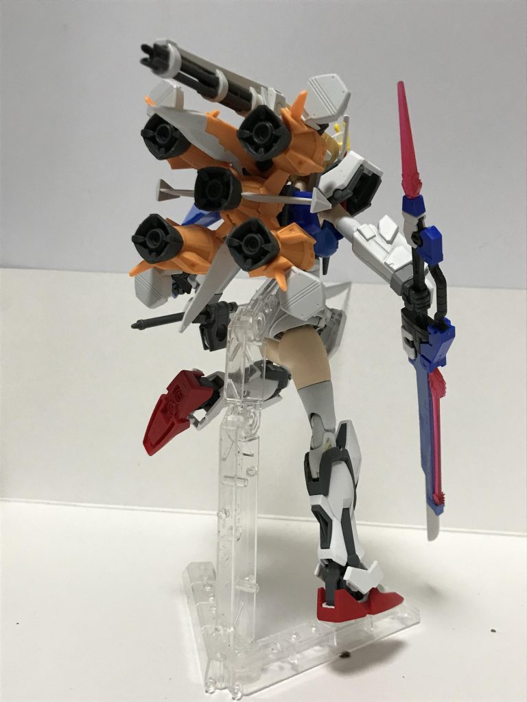 ガンバレルはちょっと先端がポロリ激し目だったんで展開固定としました。当時のHGから考えるとかなり色分け頑張ってますよガンバレル。