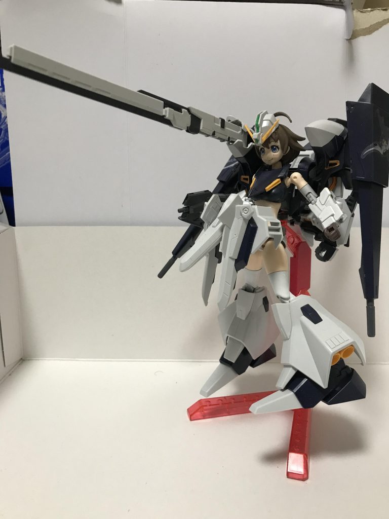 ロングライフルではなく、ショートのビームライフルと肩キャノンという組み合わせにしました