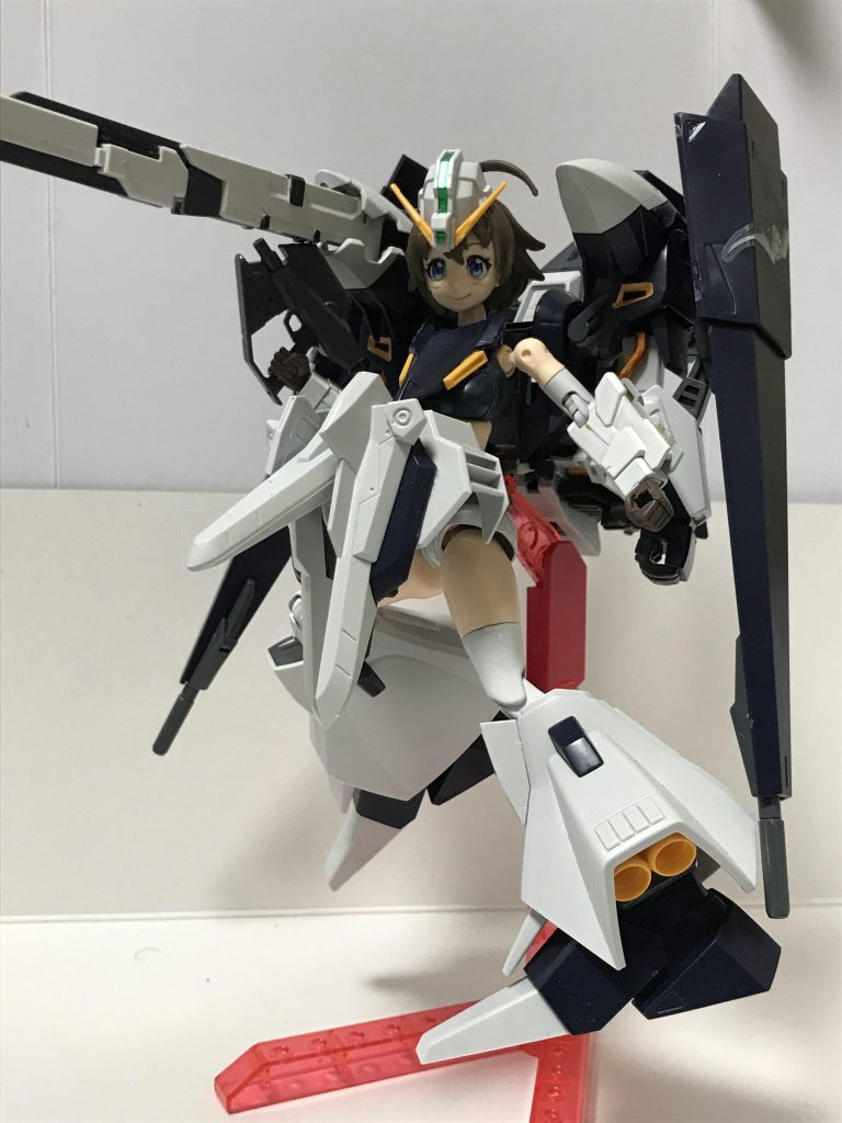 上半身がかなりごついので、ちょっと短足なイメージになってしまいました。もっと足を長く設計してもよかったかもしれませんな…でも着てる感を出したいのでこれくらいでいいのか…まぁ気に入ったからよし(^-^)