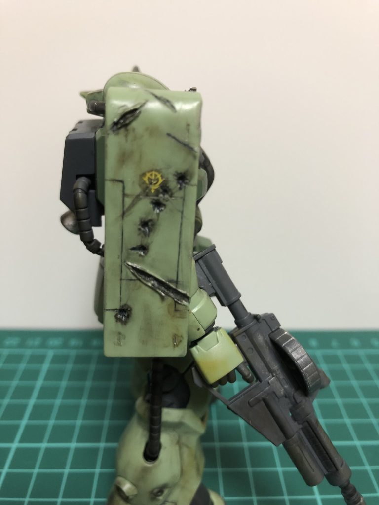 盾部分のダメージ加工これがやりたくてキット作り始めたまであるけど、思ったよりはうまいことできなかった印象。でも溶けてる部分はお気に入り。