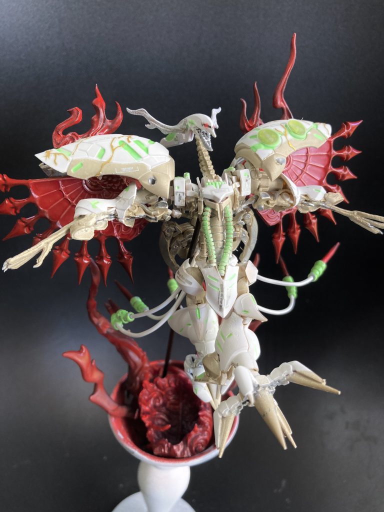 機体にもオーラなエフェクトをプラス、ベースはマスキングで吹き分けて細かいところは筆塗りしました!