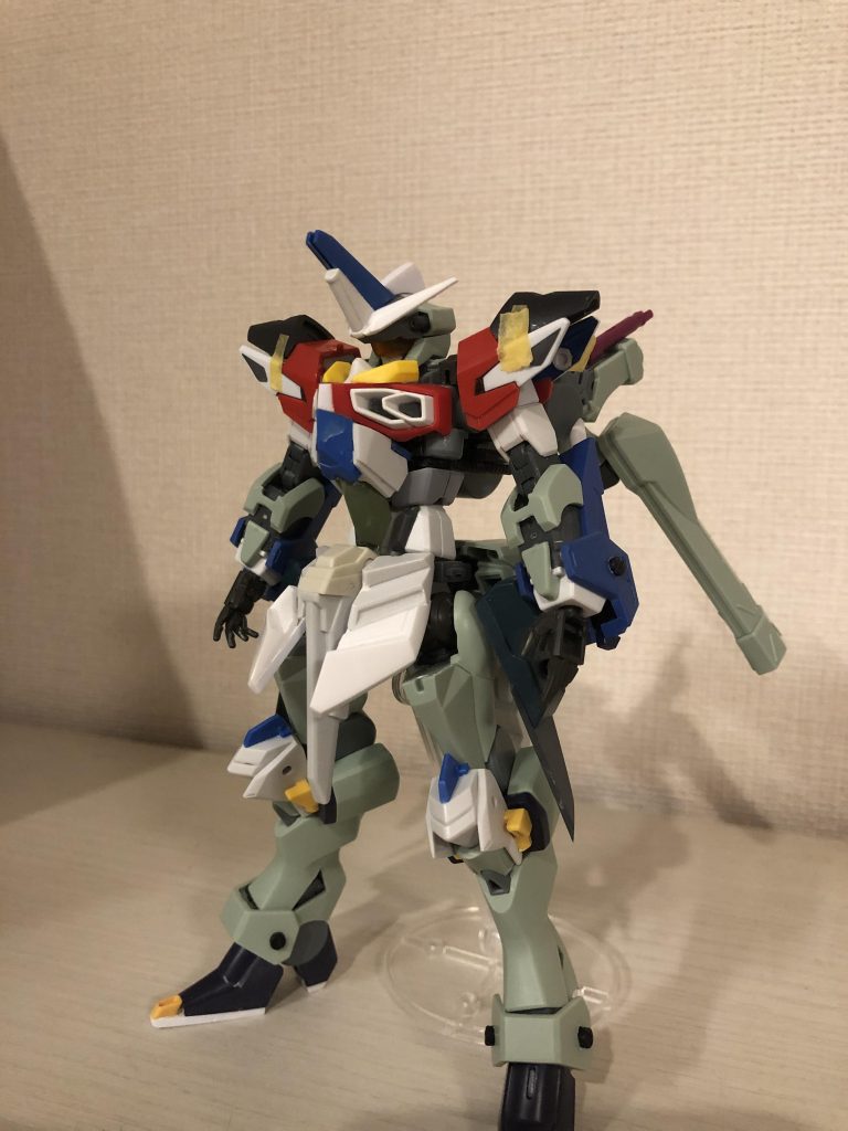 本体塗装前。いろんなパーツを使いました。