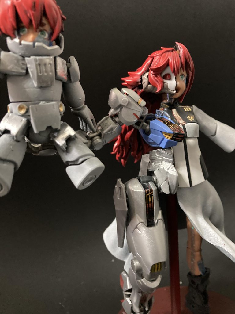 エリーの長髪と踊りなびくロングスカート造形は自作、宇宙服のエリーのボディはプチッガイを改造しています。