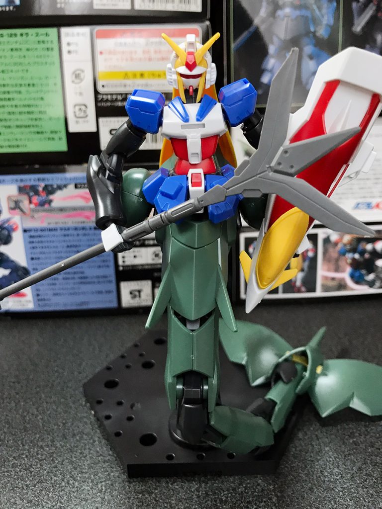 制作中。ダナジンの腰は意外と細く、そのままだと蛇っぽくなってしまうので、関節を一つ減らしてバランスを取っています。