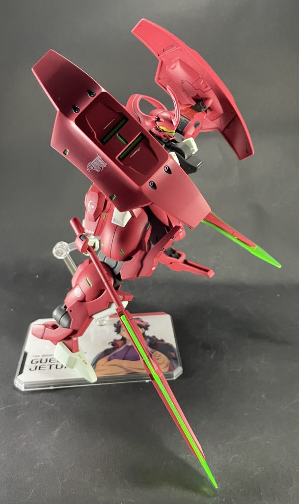 アクションベースにグエル先輩のシールを貼りました♪