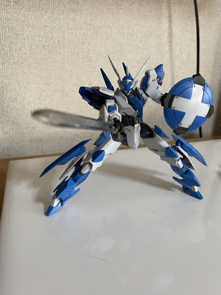 腰にはバトルブレードを装備。こちらはグレイズリッター(マクギリス機)から流用。