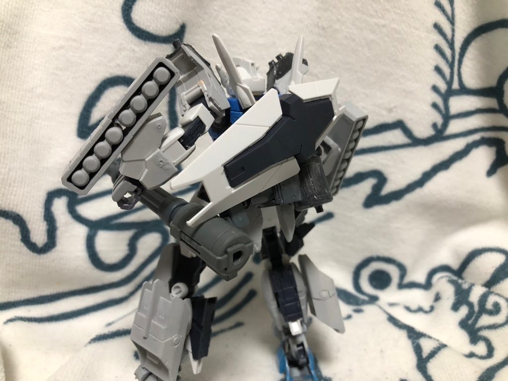 F90同様バックパックにシールドを取り付け可能!