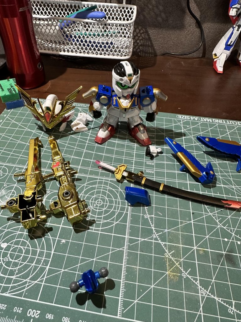 今回も色分けだけでしたが、楽しく作業できました。SDなので大きなディテール追加などはしませんでしたが、うまく塗装塗り分けできたのではないでしょうか。次はイベント参加を目指して頑張ってます。ご覧いただきありがとうございました。