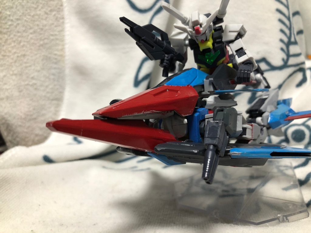 コアガンダムを上に乗せることが可能だが、支えがないのでそれっぽく。(ZZの何かのシーン再現。確かアレはキュベレイMk2が乗ってた記憶。)