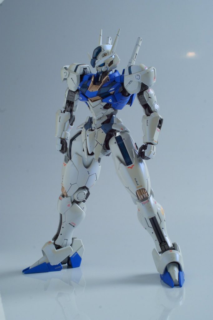 プロポーション変更は、足首2mm延長のみです。